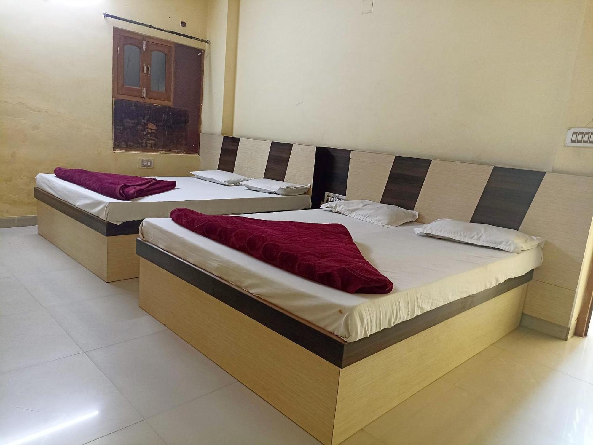 Shreeji Arpan Hotel Nāthdwāra Szoba fotó